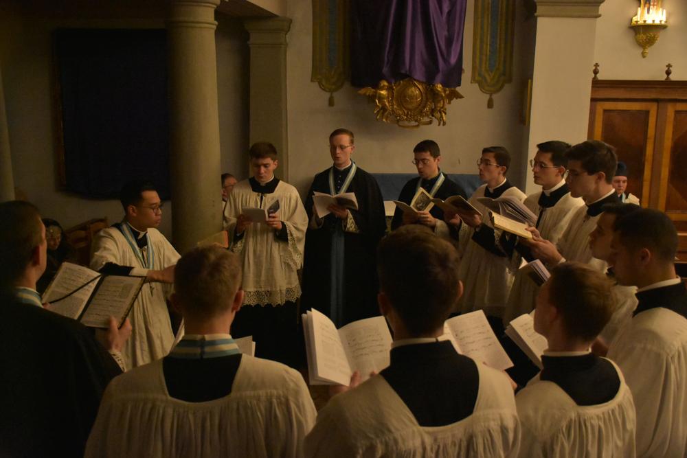 Chant d&rsquo;un répons par une schola