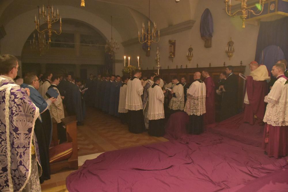 Chant de l&rsquo;<i>Exsultet</i> par le diacre
