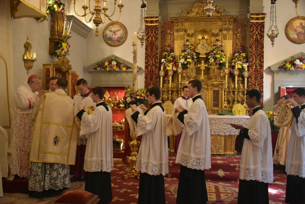 Habillement du Pontife