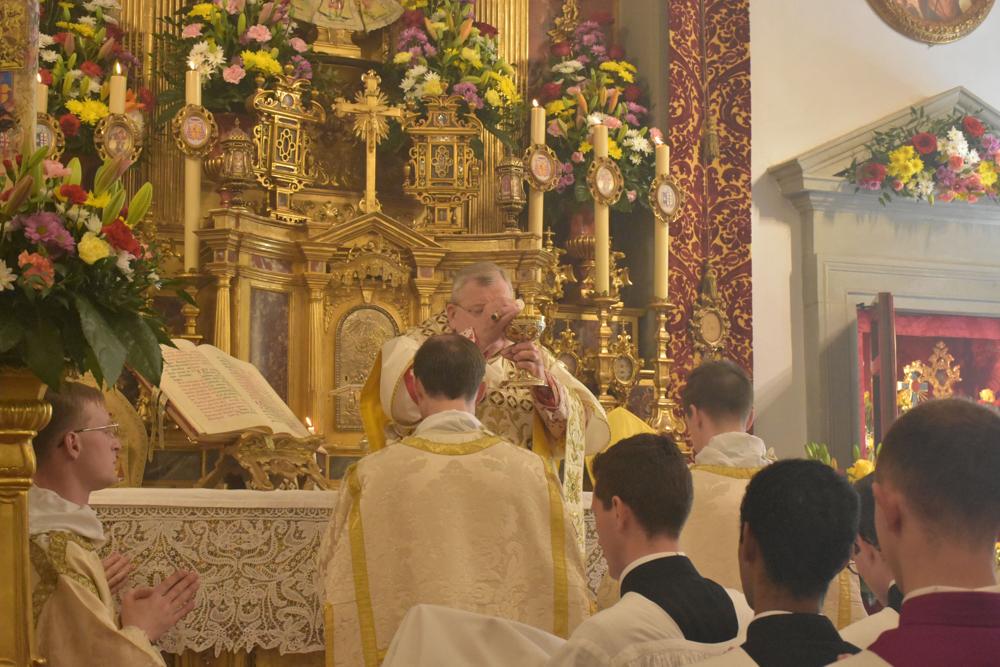 <i>Ecce Agnus Dei</i>