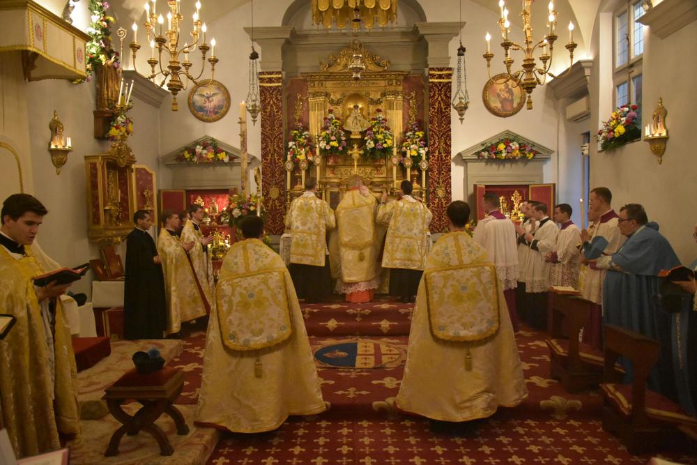 Encensement de la croix